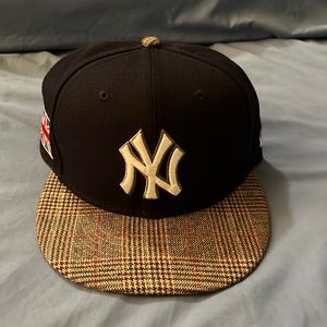 London Series New Yankee hat. Worn once!